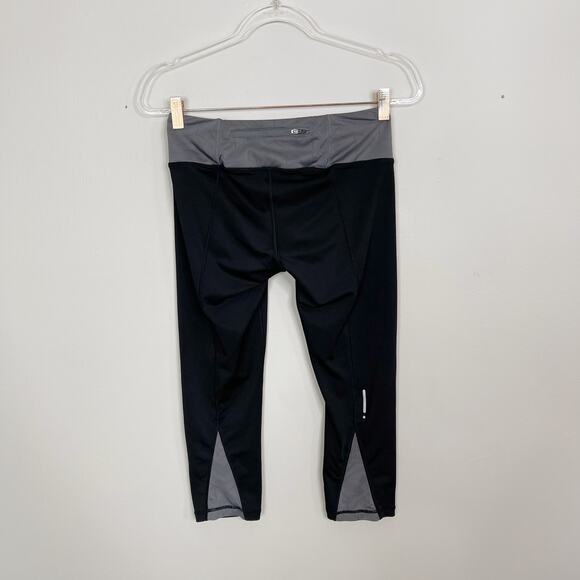 Reebok Womens Small S Black Gray Jacquard Mesh Inset Capri Leggings Workout - Picture 2 of 8
